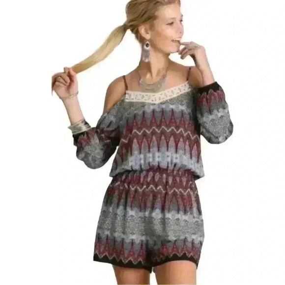 Umgee Boho Off-The-Shoulder Romper size S with pockets & adjustable straps - Picture 1 of 9